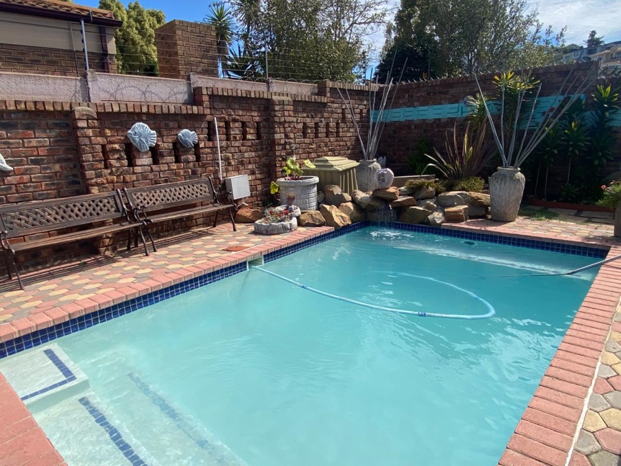 3 Bedroom Property for Sale in Deoville Park Western Cape